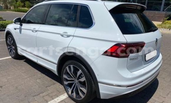 Nunua Ilio tumika Volkswagen Tiguan White Gari ndani ya Bulembu nchini Hhohho Nunua Ilio tumika Volkswagen Tiguan White Gari ndani ya Bulembu nchini Hhohho