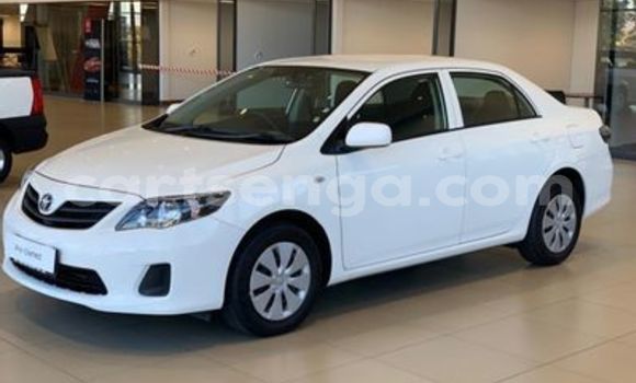 Buy Used Toyota Corolla White Car in Hlatikulu in Shiselweni District Buy Used Toyota Corolla White Car in Hlatikulu in Shiselweni District