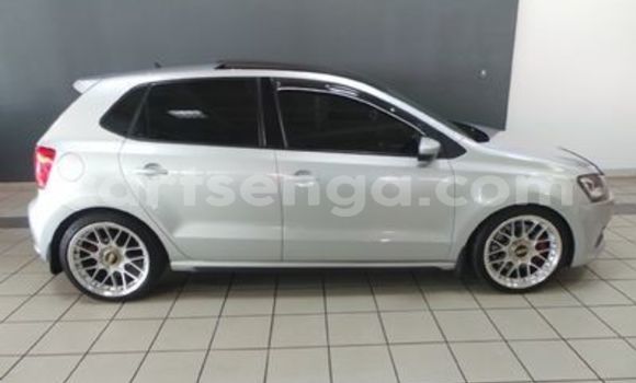 Nunua Ilio tumika Volkswagen Polo Silver Gari ndani ya Bulembu nchini Hhohho