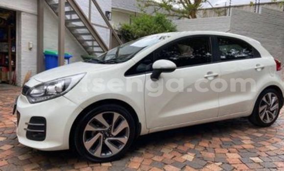 Nunua Ilio tumika Kia Rio White Gari ndani ya Hluti nchini Wilaya ya Shiselweni Nunua Ilio tumika Kia Rio White Gari ndani ya Hluti nchini Wilaya ya Shiselweni