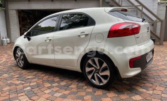 Acheter Occasion Voiture Kia Rio Blanc à Hluti, Shiselweni District Acheter Occasion Voiture Kia Rio Blanc à Hluti, Shiselweni District