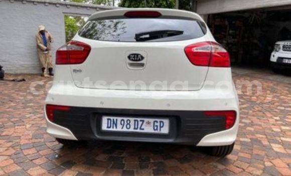 Acheter Occasion Voiture Kia Rio Blanc à Hluti, Shiselweni District Acheter Occasion Voiture Kia Rio Blanc à Hluti, Shiselweni District