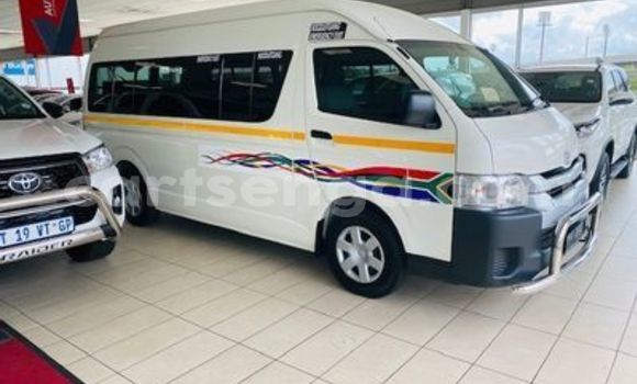 Buy Used Toyota Hiace White Car in Ezulwini in Hhohho Buy Used Toyota Hiace White Car in Ezulwini in Hhohho