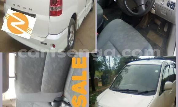 Acheter Occasion Voiture Toyota Noah Blanc à Bhunya, Manzini