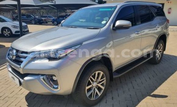 Acheter Occasion Voiture Toyota Fortuner Gris à Bulembu, Hhohho Acheter Occasion Voiture Toyota Fortuner Gris à Bulembu, Hhohho