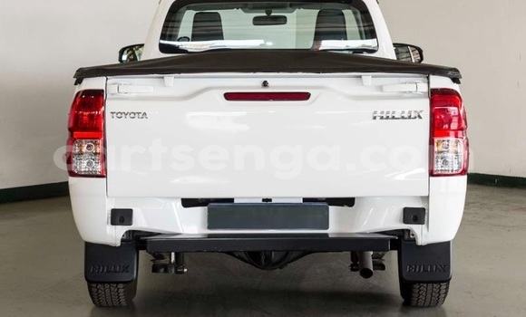 Buy Used Toyota Hilux White Car in Mbabane in Manzini Buy Used Toyota Hilux White Car in Mbabane in Manzini