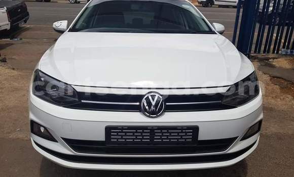 Nunua Ilio tumika Volkswagen Polo White Gari ndani ya Mbabane nchini Manzini Nunua Ilio tumika Volkswagen Polo White Gari ndani ya Mbabane nchini Manzini