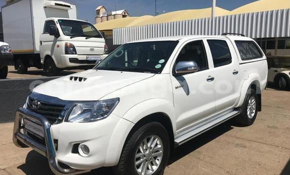 Nunua Ilio tumika Toyota Hilux White Gari ndani ya Big Bend nchini Wilaya ya Lubombo Nunua Ilio tumika Toyota Hilux White Gari ndani ya Big Bend nchini Wilaya ya Lubombo