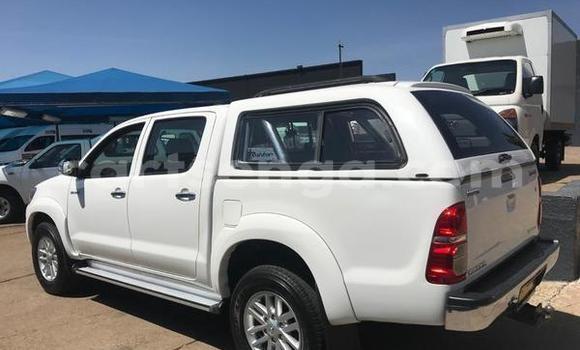 Acheter Occasion Voiture Toyota Hilux Blanc à Big Bend, Lubombo District Acheter Occasion Voiture Toyota Hilux Blanc à Big Bend, Lubombo District