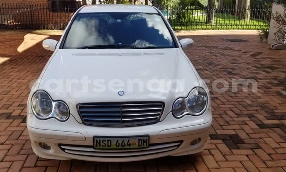 Acheter Occasion Voiture Mercedes‒Benz KOMPRESSOR Blanc à Mbabane, Manzini