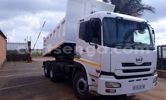 Acheter Occasion Utilitaire Nissan UD Blanc à Import - Dubai, Hhohho Acheter Occasion Utilitaire Nissan UD Blanc à Import - Dubai, Hhohho