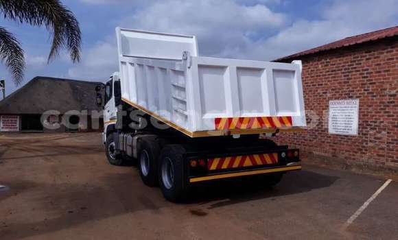 Acheter Occasion Utilitaire Nissan UD Blanc à Import - Dubai, Hhohho Acheter Occasion Utilitaire Nissan UD Blanc à Import - Dubai, Hhohho