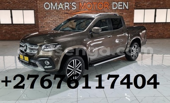 Nunua Ilio tumika Mercedes‒Benz X-klasse Concept Silver Gari ndani ya Mbabane nchini Manzini