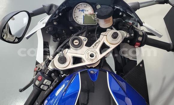 Nunua Ilio tumika BMW HP Blue Bike ndani ya Lobamba nchini Manzini Nunua Ilio tumika BMW HP Blue Bike ndani ya Lobamba nchini Manzini