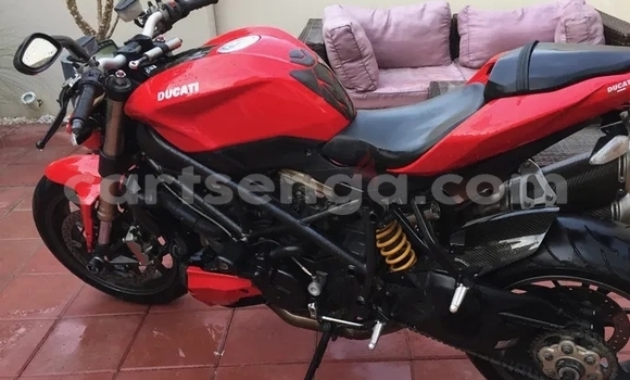 Nunua Ilio tumika Ducati Streetfighter Red Bike ndani ya Mbabane nchini Manzini Nunua Ilio tumika Ducati Streetfighter Red Bike ndani ya Mbabane nchini Manzini