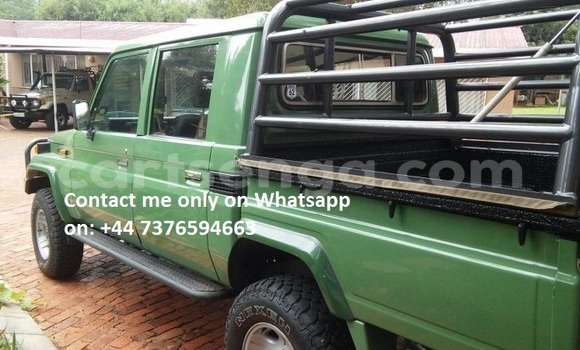 Buy Used Toyota Land Cruiser Green Car in Mbabane in Manzini