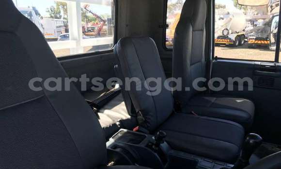 Acheter Occasion Utilitaire Nissan UD Blanc à Big Bend, Lubombo District Acheter Occasion Utilitaire Nissan UD Blanc à Big Bend, Lubombo District