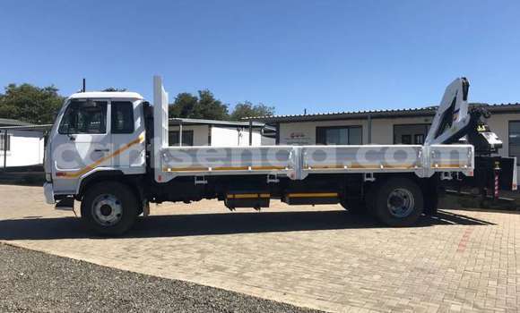 Acheter Occasion Utilitaire Nissan UD Blanc à Big Bend, Lubombo District Acheter Occasion Utilitaire Nissan UD Blanc à Big Bend, Lubombo District