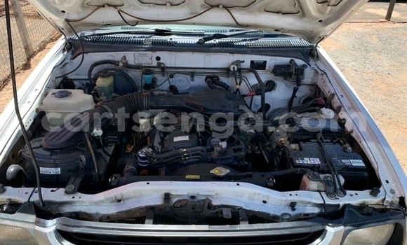 Buy Used Toyota Hilux White Car in Mbabane in Manzini Buy Used Toyota Hilux White Car in Mbabane in Manzini