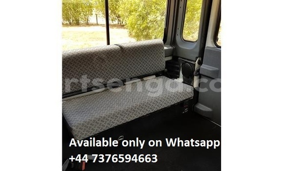 Buy Used Land Rover Defender White Car in Mbabane in Manzini Buy Used Land Rover Defender White Car in Mbabane in Manzini