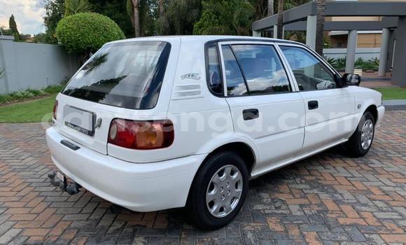 Nunua Ilio tumika Toyota Corolla White Gari ndani ya Bulembu nchini Hhohho Nunua Ilio tumika Toyota Corolla White Gari ndani ya Bulembu nchini Hhohho