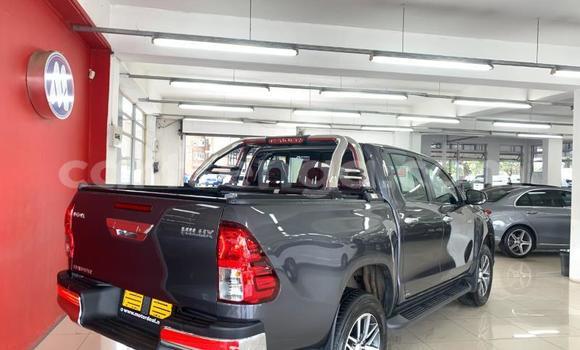 Acheter Occasion Voiture Toyota Hilux Beige à Big Bend, Lubombo District Acheter Occasion Voiture Toyota Hilux Beige à Big Bend, Lubombo District