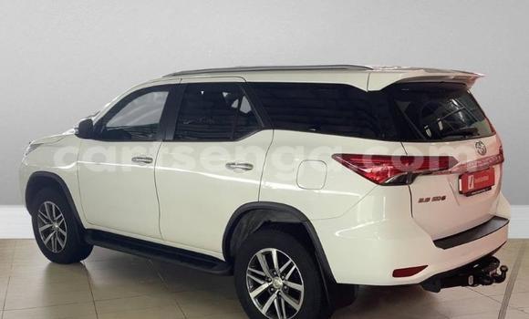 Acheter Occasion Voiture Toyota Hilux Blanc à Bulembu, Hhohho Acheter Occasion Voiture Toyota Hilux Blanc à Bulembu, Hhohho