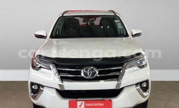 Acheter Occasion Voiture Toyota Hilux Blanc à Bulembu, Hhohho Acheter Occasion Voiture Toyota Hilux Blanc à Bulembu, Hhohho