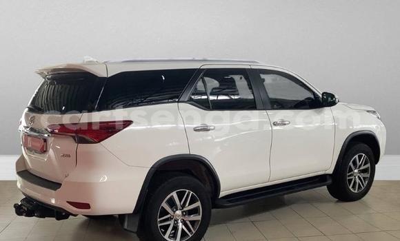 Acheter Occasion Voiture Toyota Hilux Blanc à Bulembu, Hhohho Acheter Occasion Voiture Toyota Hilux Blanc à Bulembu, Hhohho