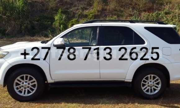 Buy Used Toyota Fortuner White Car in Bulembu in Hhohho Buy Used Toyota Fortuner White Car in Bulembu in Hhohho