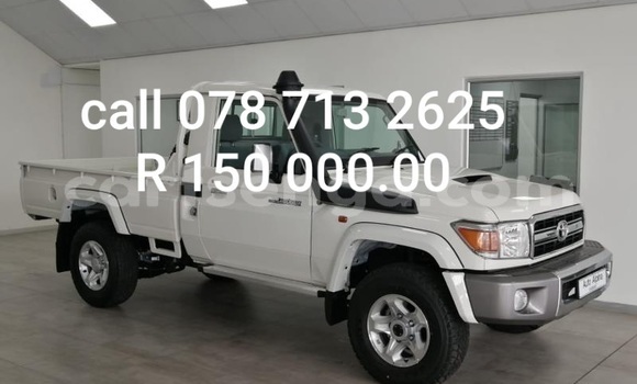 Nunua Ilio tumika Toyota Land Cruiser White Gari ndani ya Big Bend nchini Wilaya ya Lubombo Nunua Ilio tumika Toyota Land Cruiser White Gari ndani ya Big Bend nchini Wilaya ya Lubombo