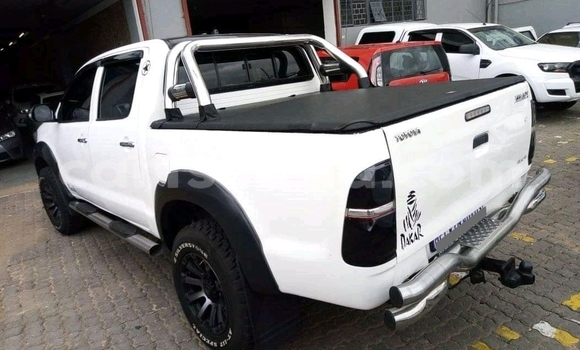 Buy Used Toyota Hilux White Car in Mbabane in Manzini Buy Used Toyota Hilux White Car in Mbabane in Manzini