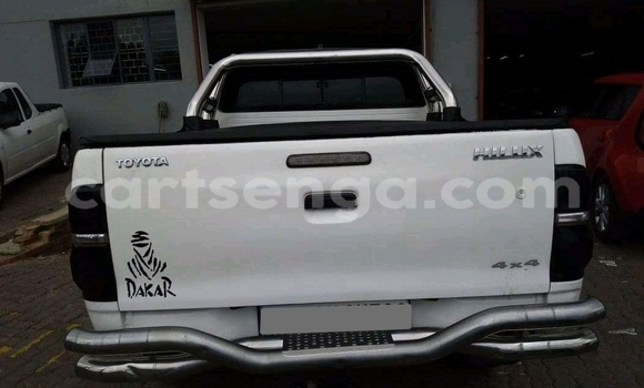 Buy Used Toyota Hilux White Car in Mbabane in Manzini Buy Used Toyota Hilux White Car in Mbabane in Manzini