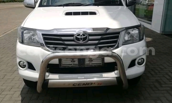 Buy Used Toyota Hilux White Car in Mbabane in Manzini Buy Used Toyota Hilux White Car in Mbabane in Manzini