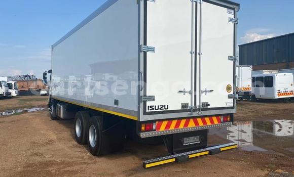 Acheter Occasion Utilitaire Isuzu FTR 850 Blanc à Mbabane, Manzini Acheter Occasion Utilitaire Isuzu FTR 850 Blanc à Mbabane, Manzini