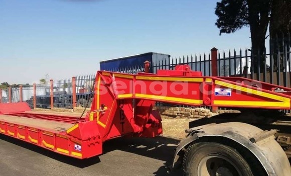 Acheter Occasion Utilitaire Caterpillar 120 Rouge à Mbabane, Manzini Acheter Occasion Utilitaire Caterpillar 120 Rouge à Mbabane, Manzini