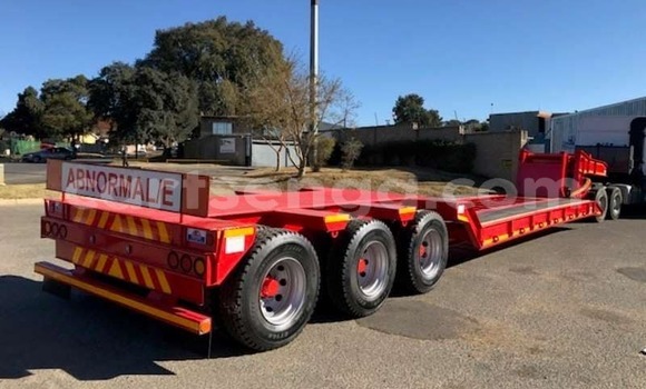 Acheter Occasion Utilitaire Caterpillar 120 Rouge à Mbabane, Manzini Acheter Occasion Utilitaire Caterpillar 120 Rouge à Mbabane, Manzini