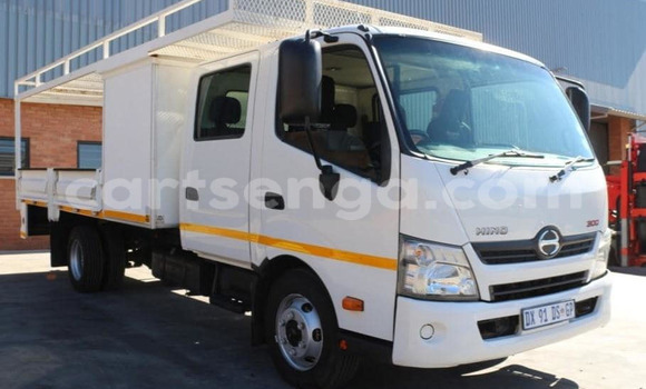 Acheter Occasion Utilitaire Hino 300 Series Blanc à Mbabane, Manzini Acheter Occasion Utilitaire Hino 300 Series Blanc à Mbabane, Manzini