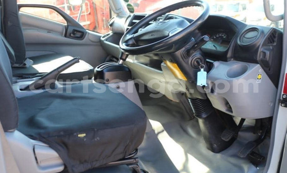Acheter Occasion Utilitaire Hino 300 Series Blanc à Mbabane, Manzini Acheter Occasion Utilitaire Hino 300 Series Blanc à Mbabane, Manzini
