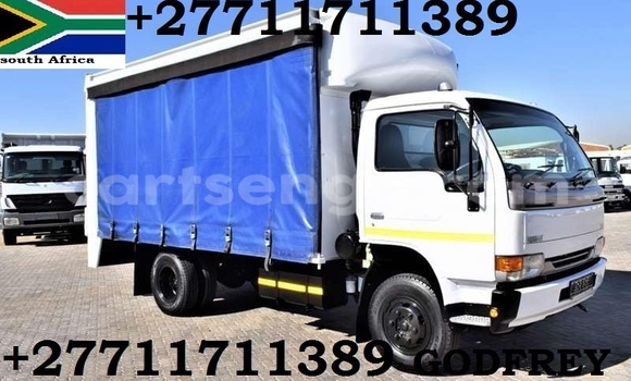 Nunua Ilio tumika Nissan UD White Lori ndani ya Mbabane nchini Manzini Nunua Ilio tumika Nissan UD White Lori ndani ya Mbabane nchini Manzini