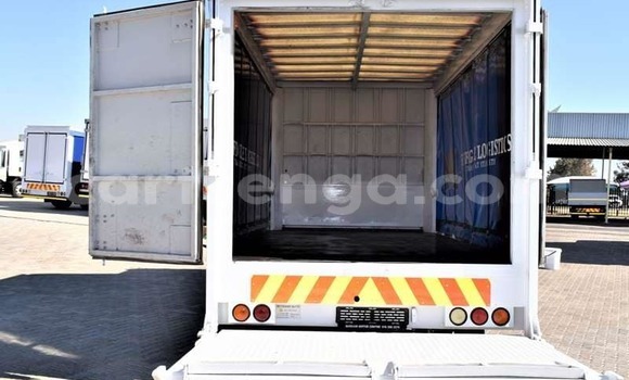 Acheter Occasion Utilitaire Nissan UD Blanc à Mbabane, Manzini Acheter Occasion Utilitaire Nissan UD Blanc à Mbabane, Manzini