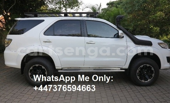 Buy Used Toyota Fortuner White Car in Mbabane in Manzini