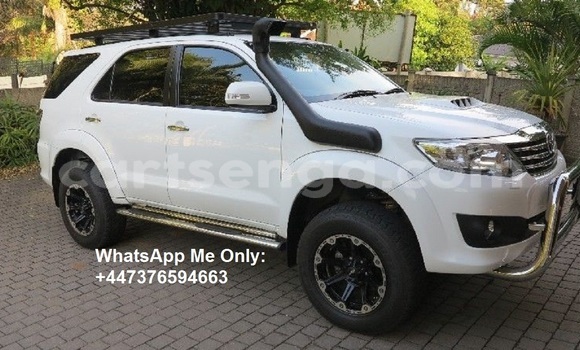 Buy Used Toyota Fortuner White Car in Mbabane in Manzini