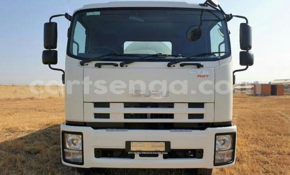 Nunua Ilio tumika Isuzu FTR 850 White Lori ndani ya Ezulwini nchini Hhohho Nunua Ilio tumika Isuzu FTR 850 White Lori ndani ya Ezulwini nchini Hhohho