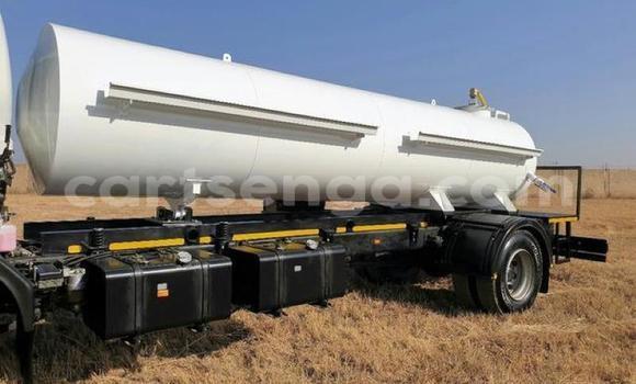 Nunua Ilio tumika Isuzu FTR 850 White Lori ndani ya Ezulwini nchini Hhohho Nunua Ilio tumika Isuzu FTR 850 White Lori ndani ya Ezulwini nchini Hhohho