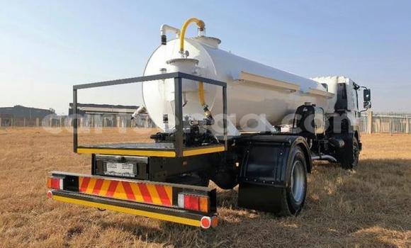 Nunua Ilio tumika Isuzu FTR 850 White Lori ndani ya Ezulwini nchini Hhohho Nunua Ilio tumika Isuzu FTR 850 White Lori ndani ya Ezulwini nchini Hhohho