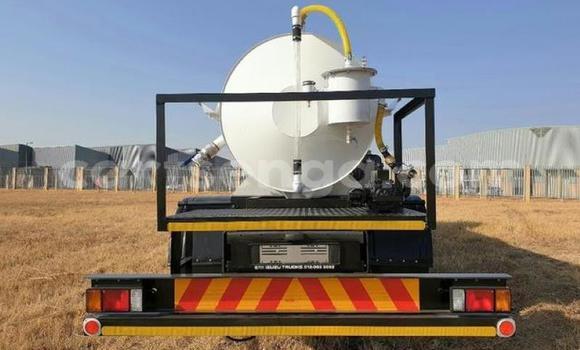 Nunua Ilio tumika Isuzu FTR 850 White Lori ndani ya Ezulwini nchini Hhohho Nunua Ilio tumika Isuzu FTR 850 White Lori ndani ya Ezulwini nchini Hhohho