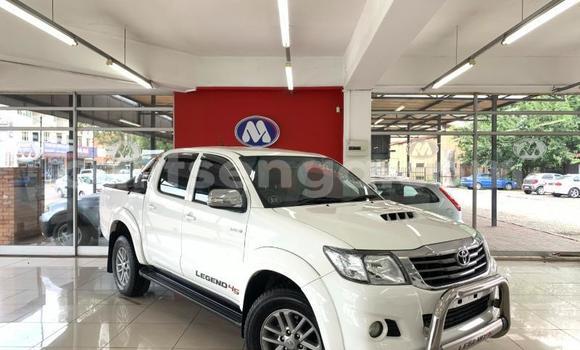 Buy Used Toyota Hilux White Car in Ezulwini in Hhohho