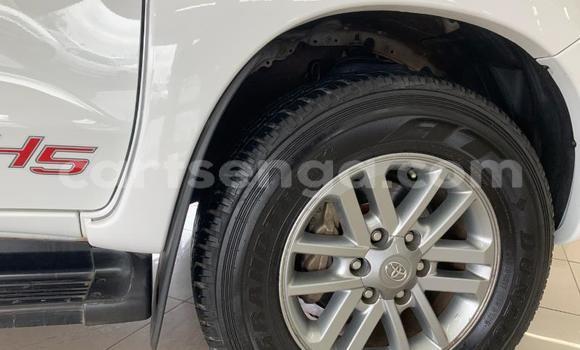 Nunua Ilio tumika Toyota Hilux White Gari ndani ya Ezulwini nchini Hhohho Nunua Ilio tumika Toyota Hilux White Gari ndani ya Ezulwini nchini Hhohho