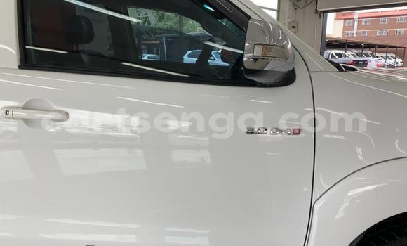 Nunua Ilio tumika Toyota Hilux White Gari ndani ya Ezulwini nchini Hhohho Nunua Ilio tumika Toyota Hilux White Gari ndani ya Ezulwini nchini Hhohho